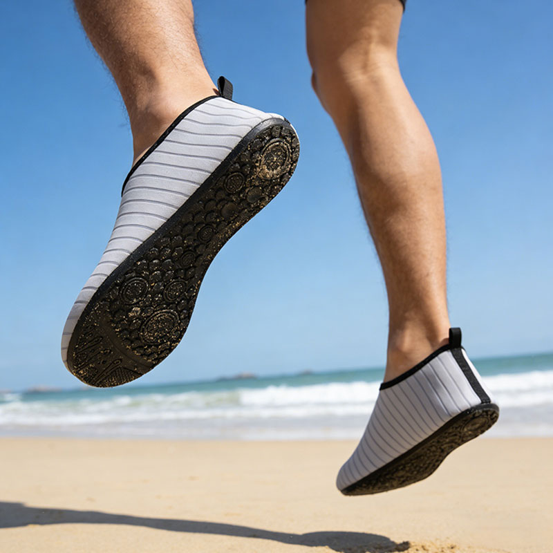 SF-820T Striped Fashion Swimming Shoes