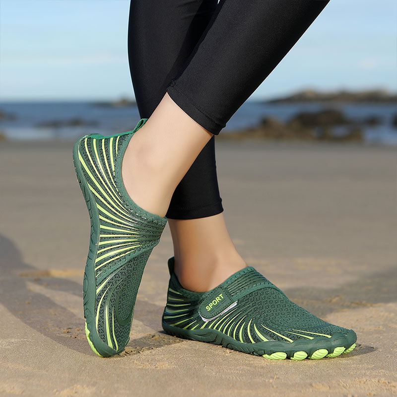 Barefoot-Water-Shoes-for-Summer-Beach-Walks5