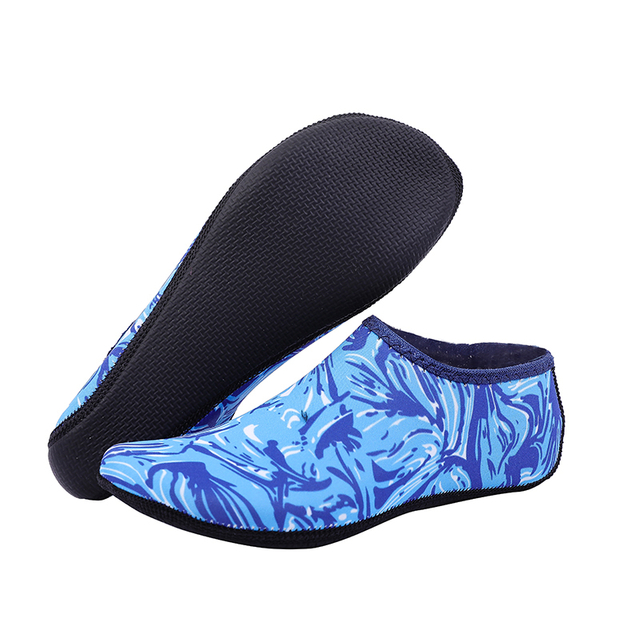 Short Cut Neoprene Socks with 3mm Non Slip Rubber Sole 